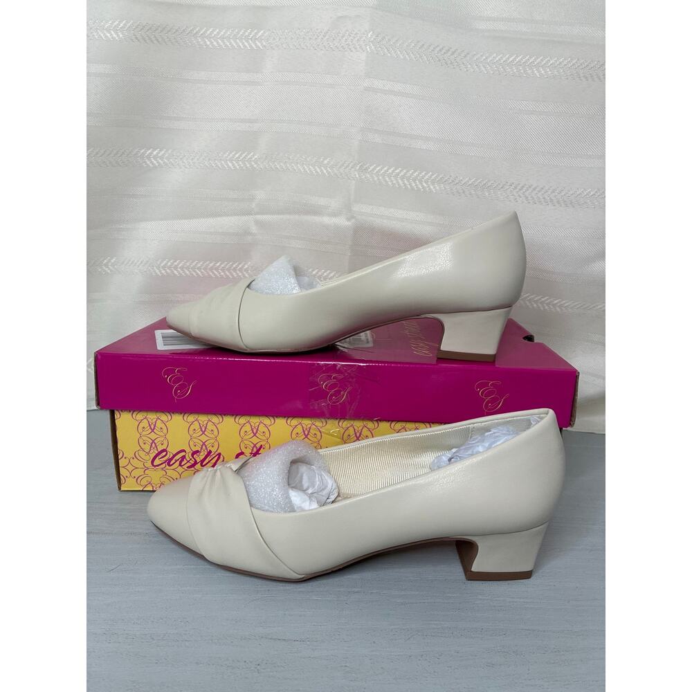 Easy Street Waive Kitten Heel Pumps Bone Womens Size 6.5 Wide - Picture 11 of 12